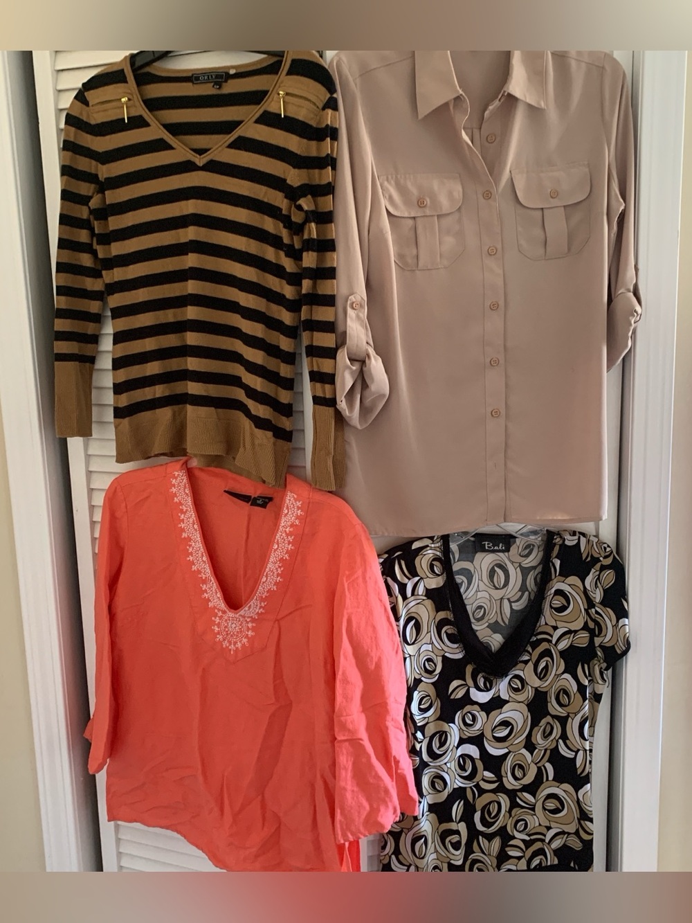 Great 4 piece bundle in the black beige and coral all size small for small price